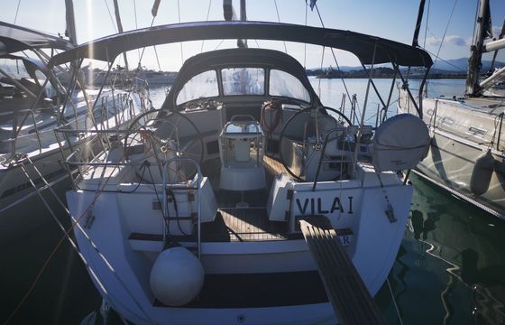 Jeanneau Sun Odyssey 49 Vila 1