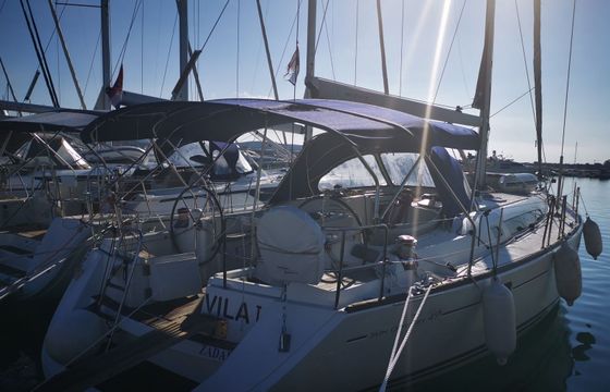 Jeanneau Sun Odyssey 49 Vila 1