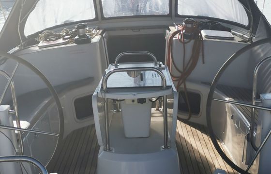 Jeanneau Sun Odyssey 49 Vila 1