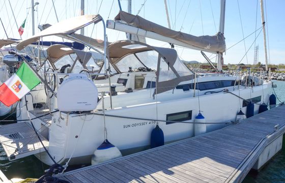 Jeanneau Sun Odyssey 410 Bella