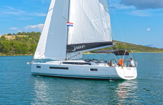 Jeanneau Sun Odyssey 490 First Ride