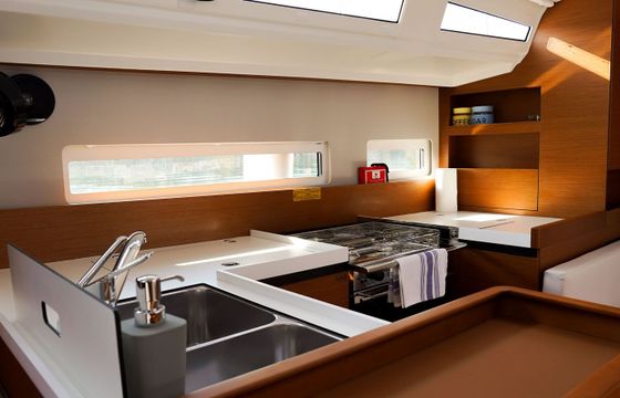 Jeanneau Sun Odyssey 410 Kingfisher
