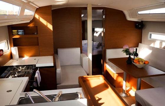Jeanneau Sun Odyssey 410 Kingfisher