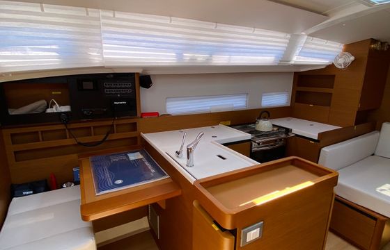 Jeanneau Sun Odyssey 410 Sky Lina
