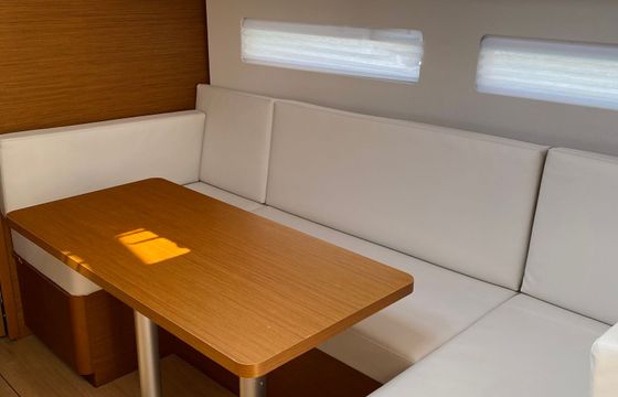 Jeanneau Sun Odyssey 410 Sky Lina