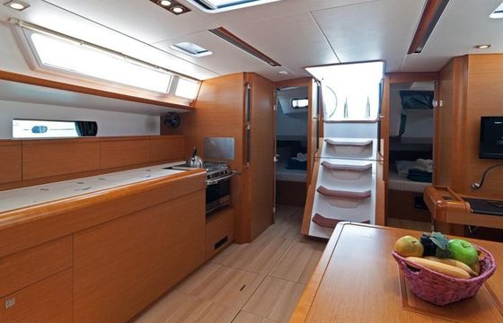 Jeanneau Sun Odyssey 469 South Kiss
