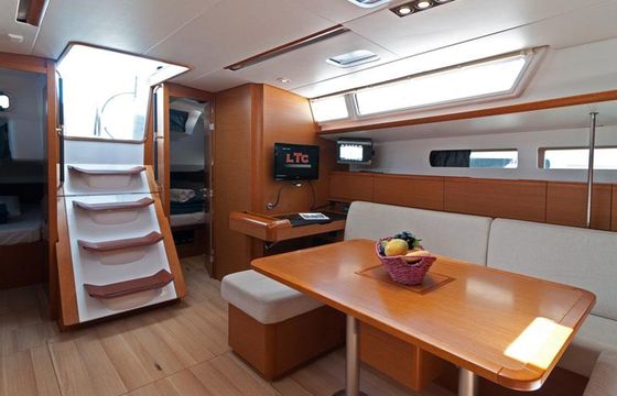 Jeanneau Sun Odyssey 469 South Kiss