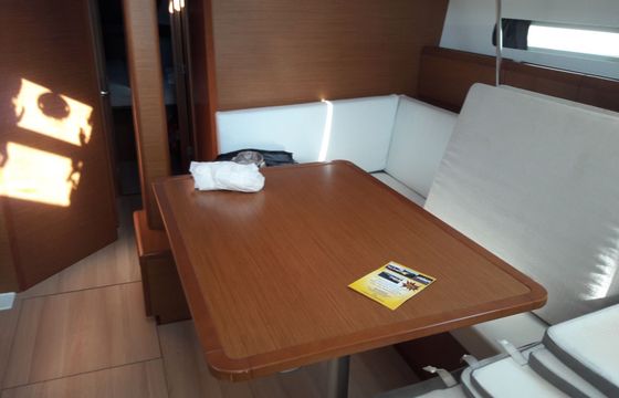 Jeanneau Sun Odyssey 449 Sikinos
