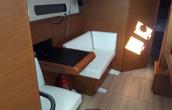 Jeanneau Sun Odyssey 449 Sikinos