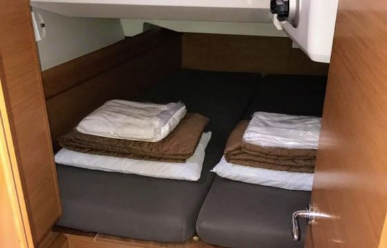 Jeanneau Sun Odyssey 439 Sea & Sky