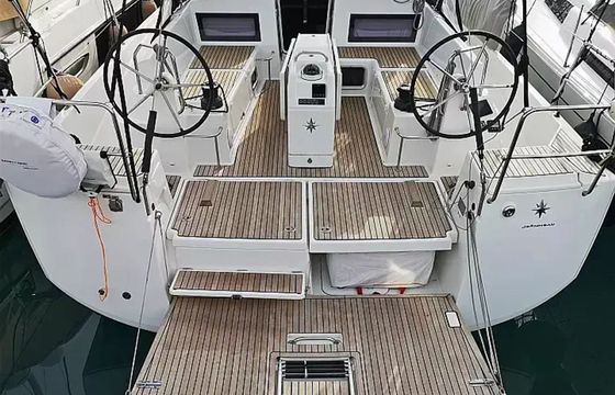 Jeanneau Sun Odyssey 440 Aquilante