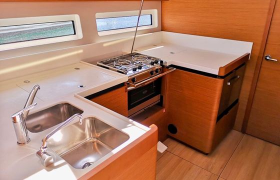 Jeanneau Sun Odyssey 490 Persik