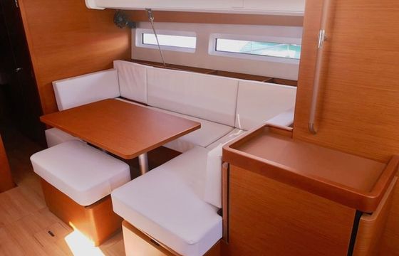 Jeanneau Sun Odyssey 490 Persik