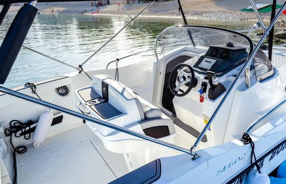 Karnic 602 Speedboat