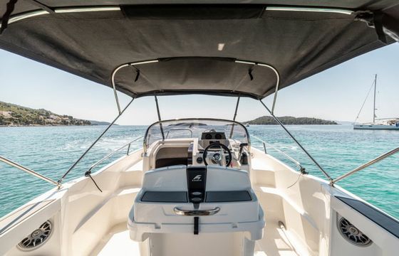 Karnic 602 Speedboat