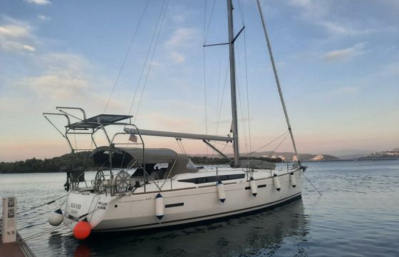 Jeanneau Sun Odyssey 449 Blue Kiss