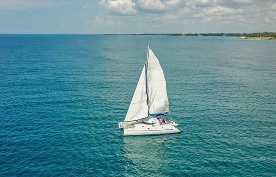 Lagoon 380 Happy Wind