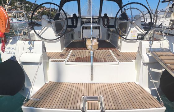 Jeanneau Sun Odyssey 519 Aquaholic