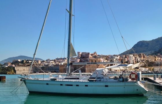 Jeanneau Sun Odyssey 42 Gloria