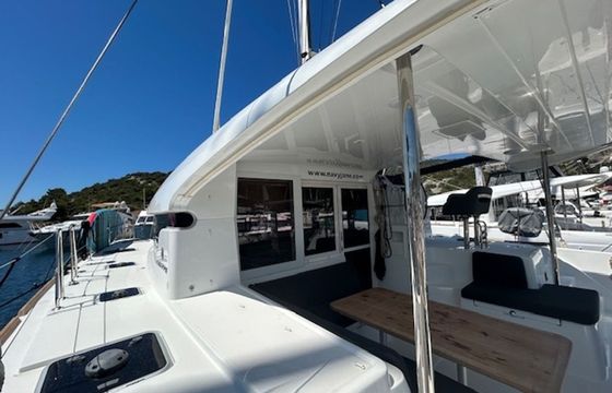 Lagoon 40 Beluga