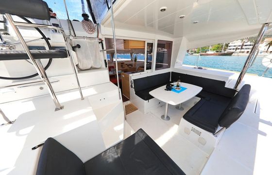 Lagoon 400 Pagomo Nayan