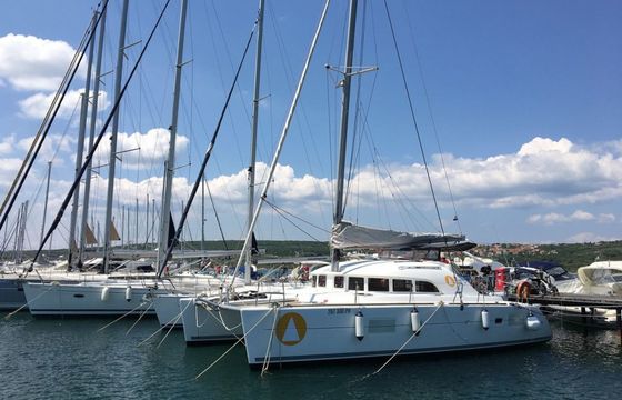 Lagoon 380 Xenia