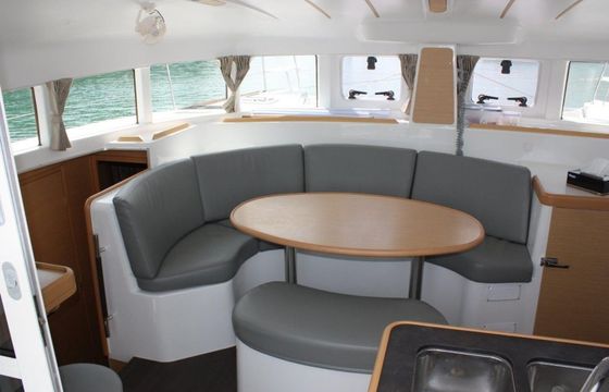 Lagoon 380 S2 Amelie