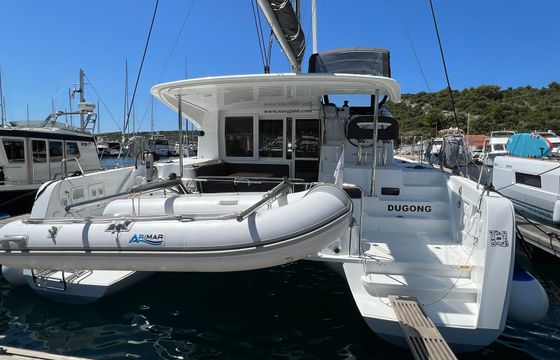 Lagoon 40 Dugong