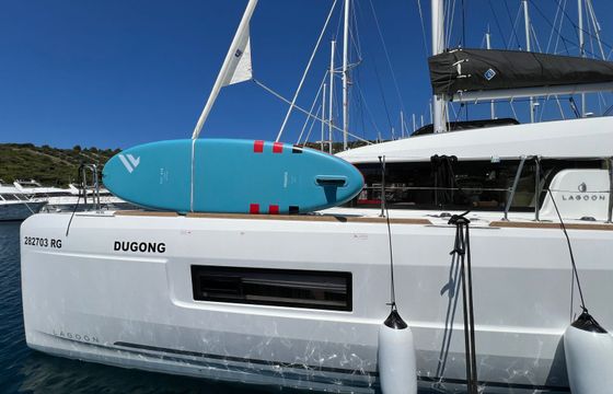 Lagoon 40 Dugong