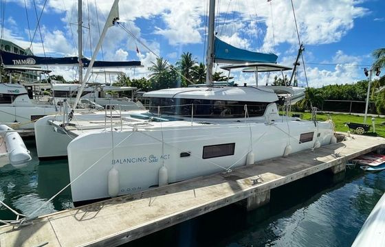 Lagoon 42 Balancing Act