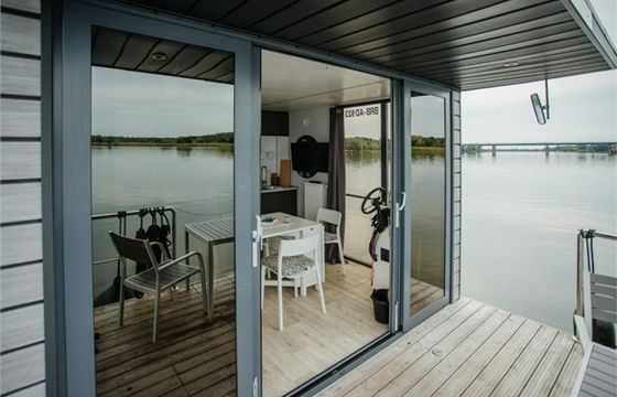 La Mare Apart M Lu-Ann