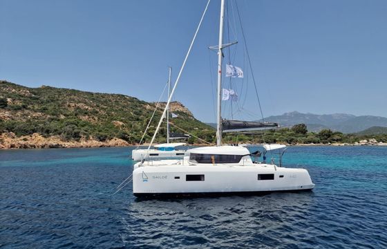 Lagoon 42 Canopee
