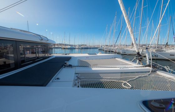 Lagoon 40 Sail Away