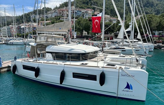 Lagoon 40 Sail Castor