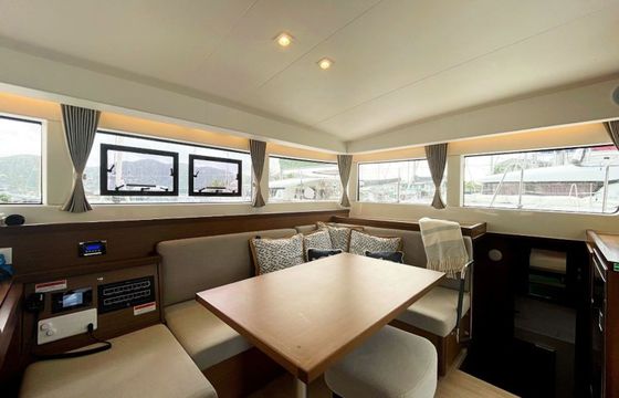 Lagoon 40 Envision