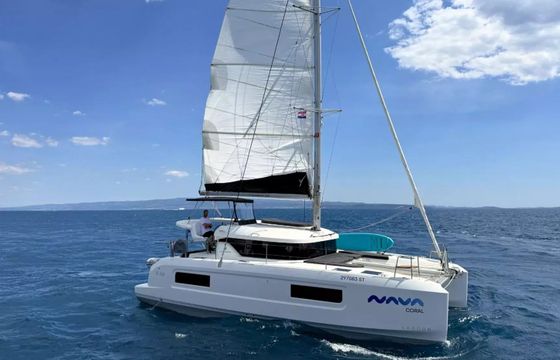 Lagoon 38 Coral