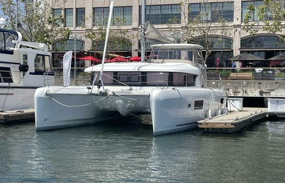 Lagoon 42 Hullchal