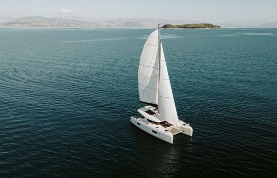 Lagoon 42 Io