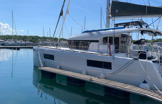 Lagoon 40 Smile