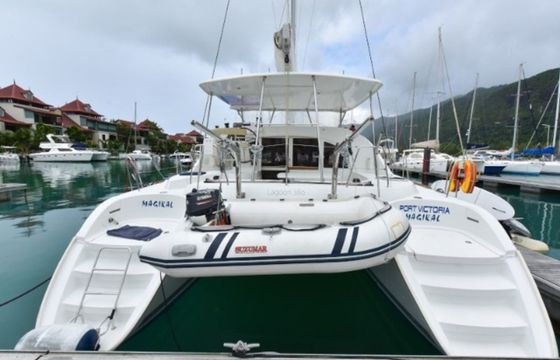 Lagoon 380 S2 Magikal