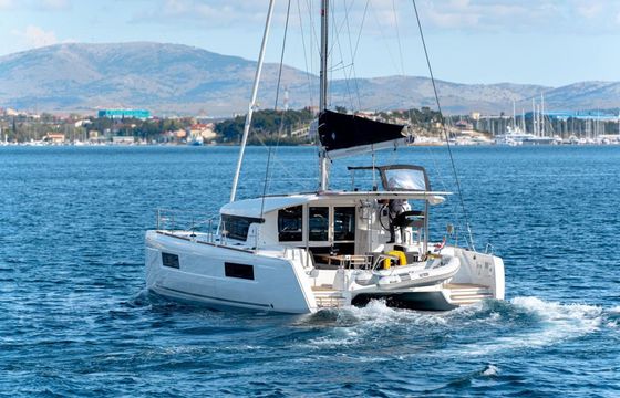 Lagoon 40 Sound of Silence
