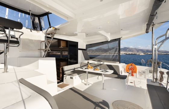 Lagoon 42 Notorious