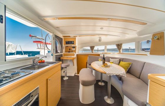Lagoon 380 S2 Queen Mia