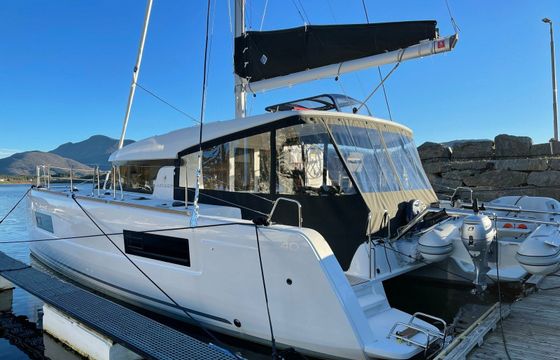 Lagoon 40 Arctic Charm