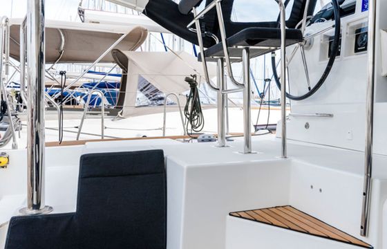Lagoon 400 Myrto