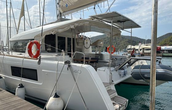 Lagoon 40 Falcon