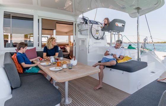 Lagoon 40 Keep Sailing 6