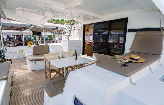Lagoon 42 Plous