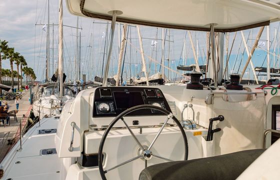 Lagoon 42 Plous