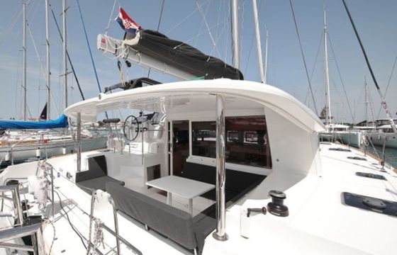 Lagoon 400 S2 Scirocco